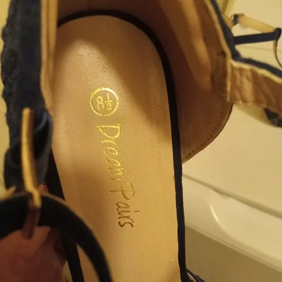 Dream paris heels in dark blue size 8 1/2 - Picture 5 of 6